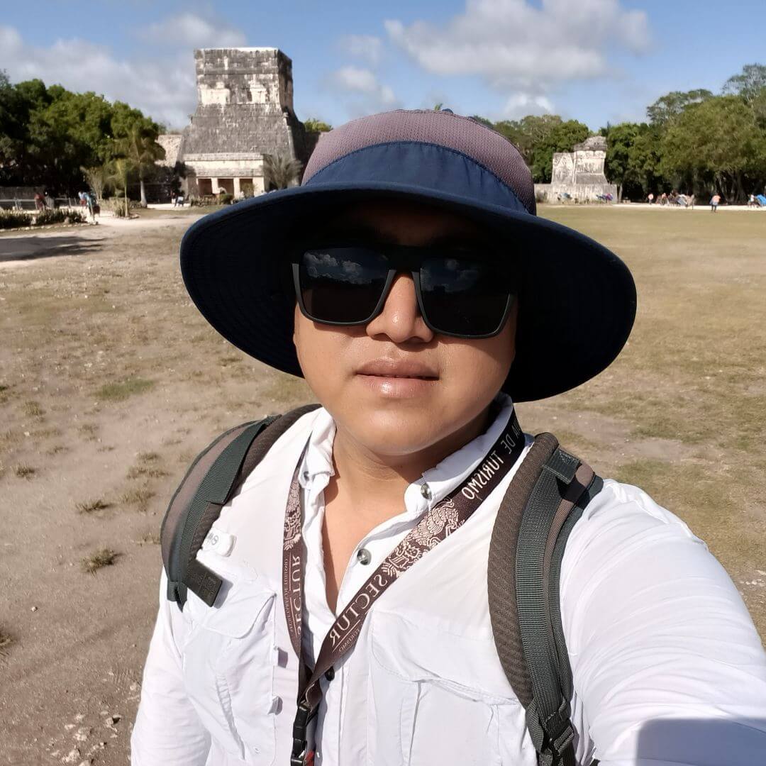 Enrique — Guía certificado Lakin Tours